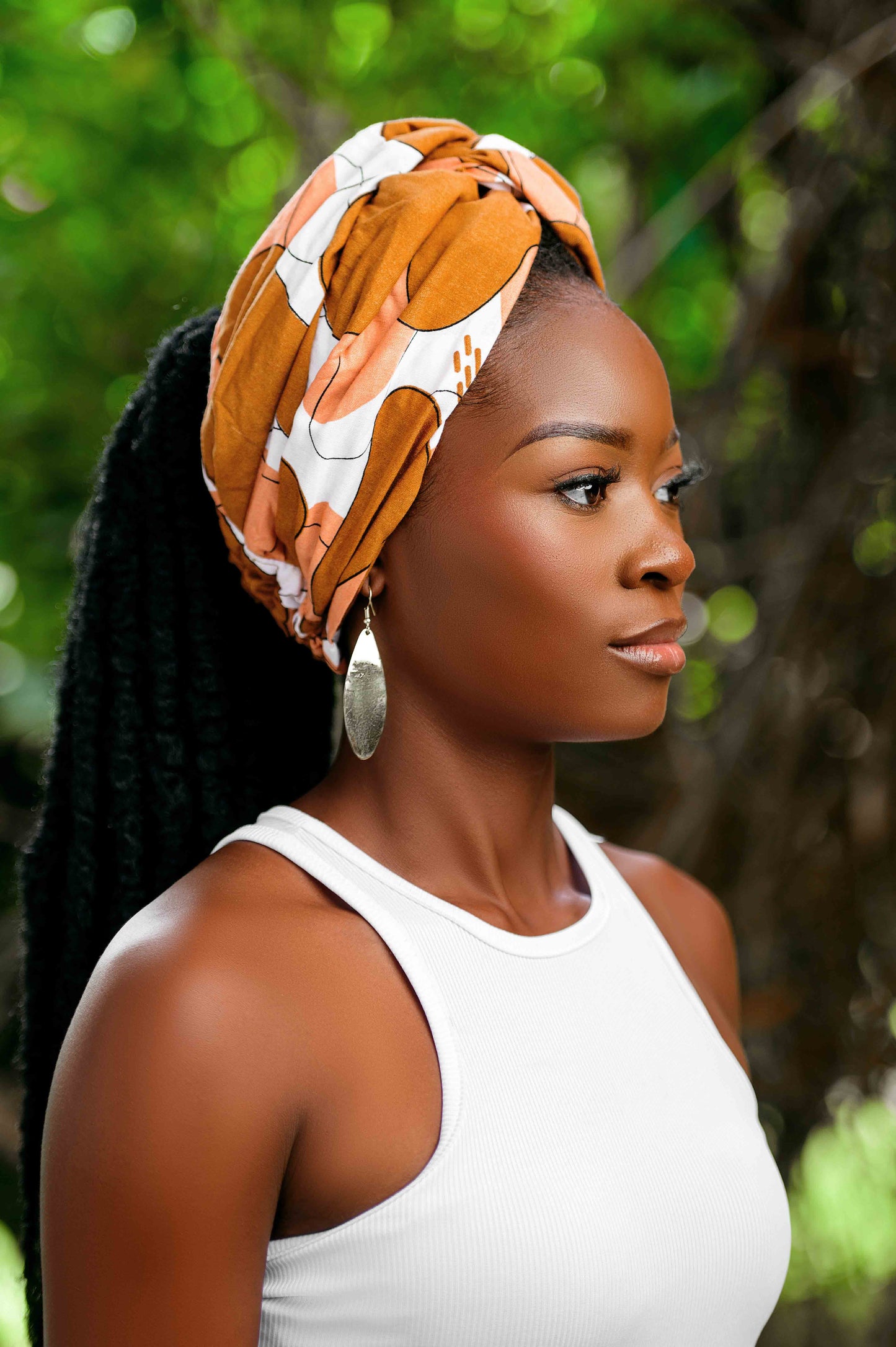 Foulard Didjo pré-noué en 100%cotton marron,nude porté en bandeau. Photo profil